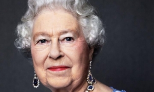 Королева Британии скромно отметила сапфировый юбилей – 65 лет на престоле